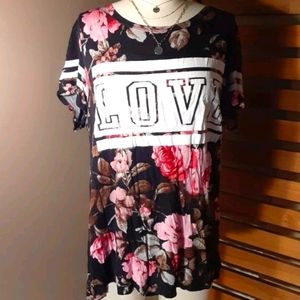 SS0426 1X Black floral Graphic Tee